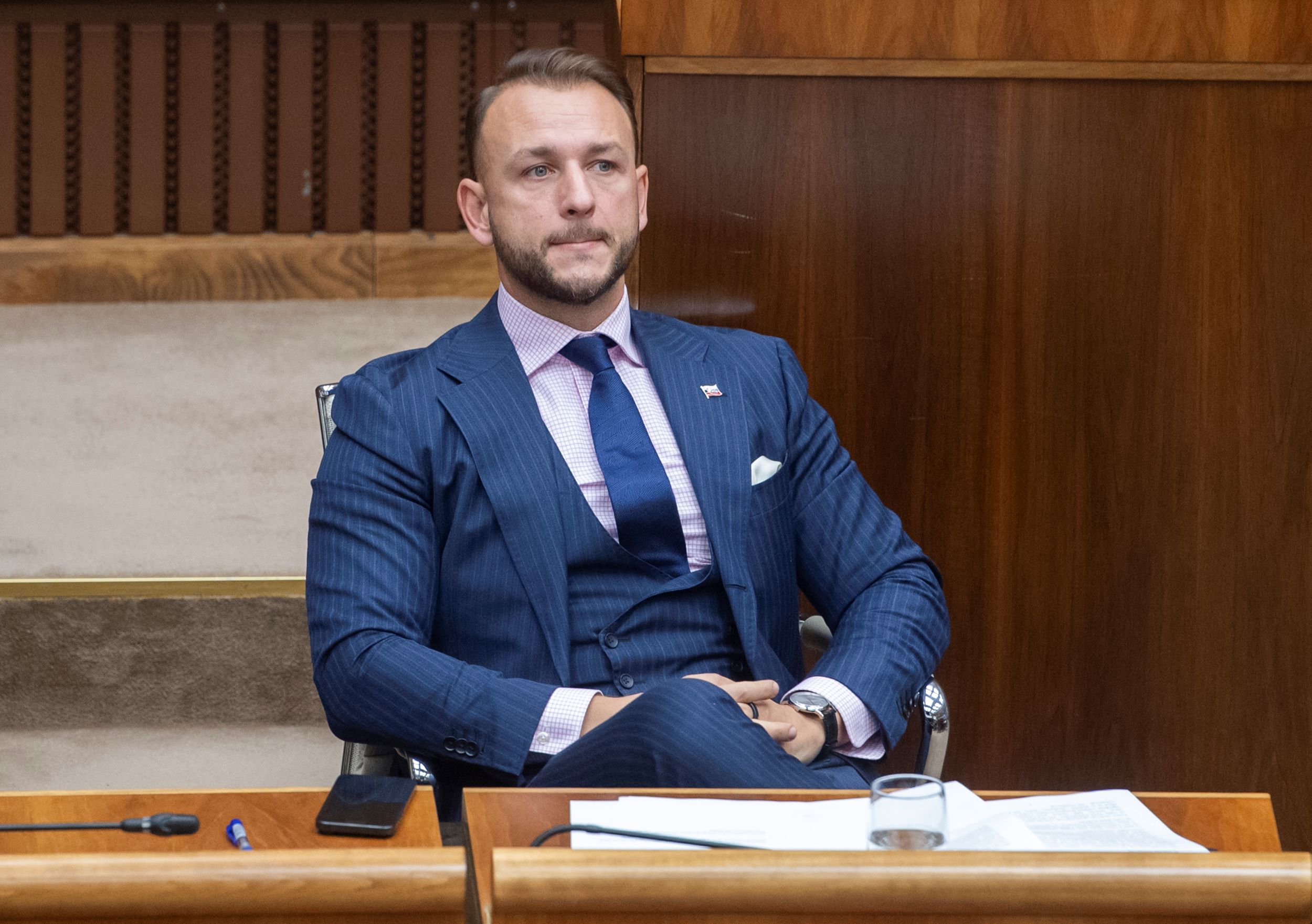 Šutaj Eštok podáva trestné oznámenie pre zvláštne okolnosti poskytnutia ochrany čurillovcom