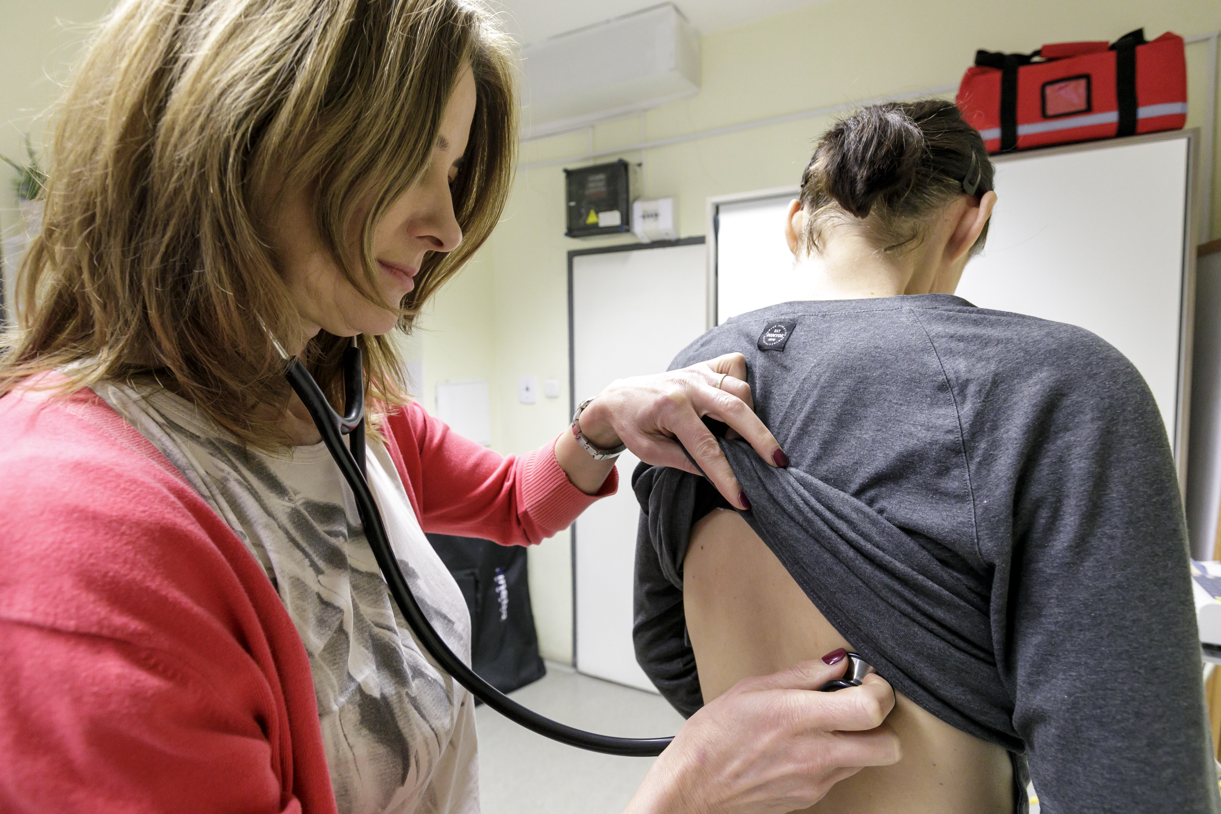 V okresoch Rimavská Sobota a Revúca chrípka zatvorila školy i oddelenia nemocníc