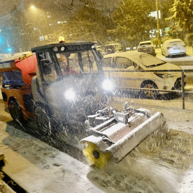 Zimná technika v teréne. Foto: Hlavné mesto Bratislava   