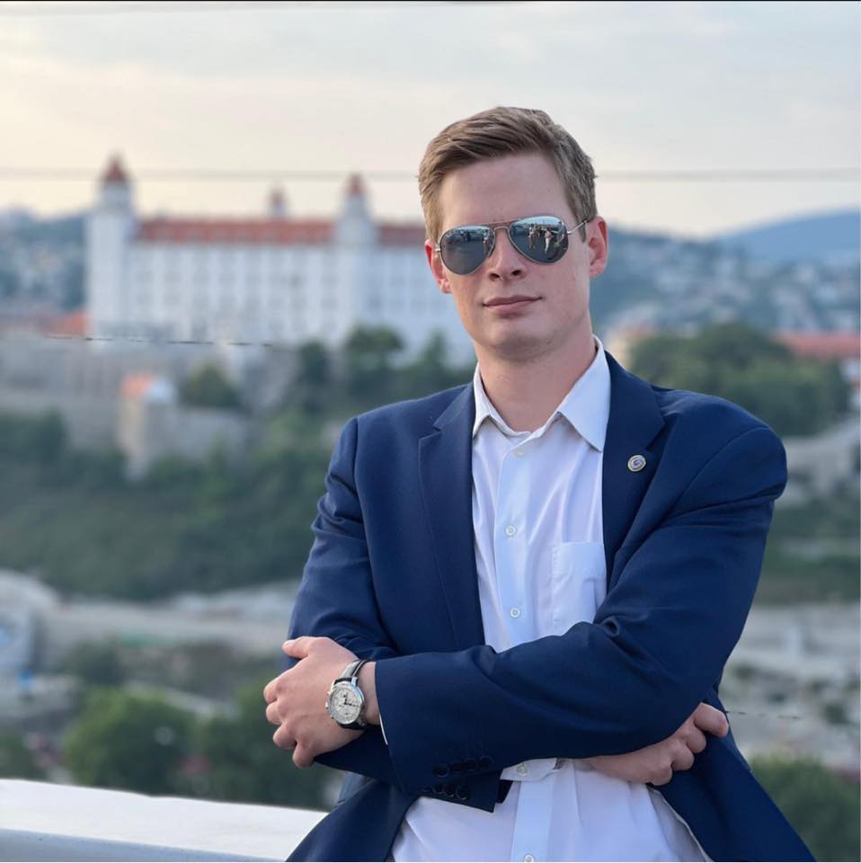 Poslaneckým asistentom Spišiaka bude Púchovský, ktorý spravoval facebookovú stránku slovenskej polície