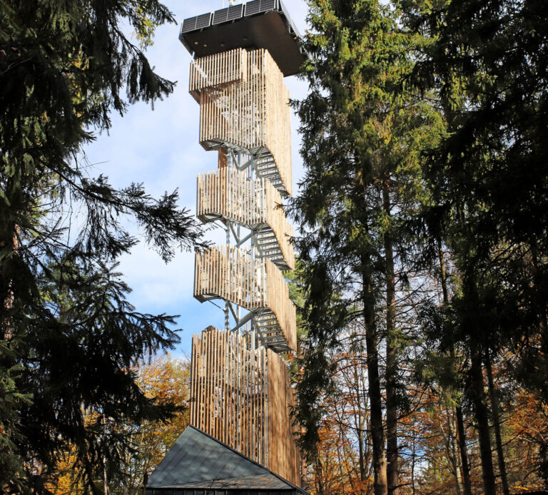 Nad Kluknavou dokončili a sprístupnili 35-metrovú vyhliadkovú vežu Green Point