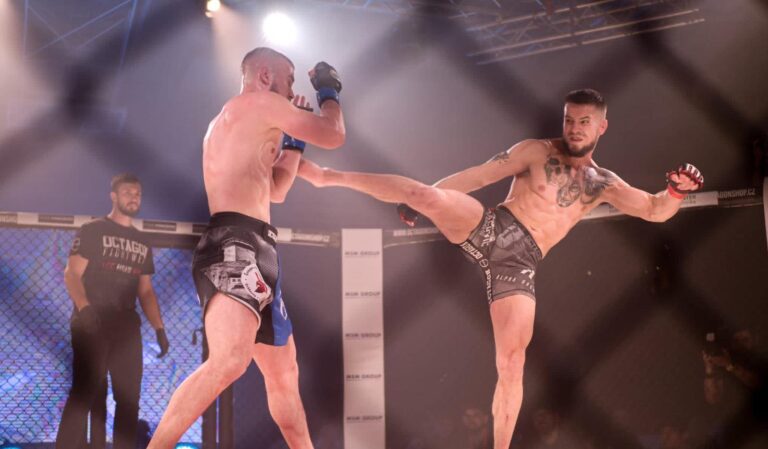 Poriadok si vedia spraviť v práci aj v ringu. Trenčianski policajti zápasia v MMA