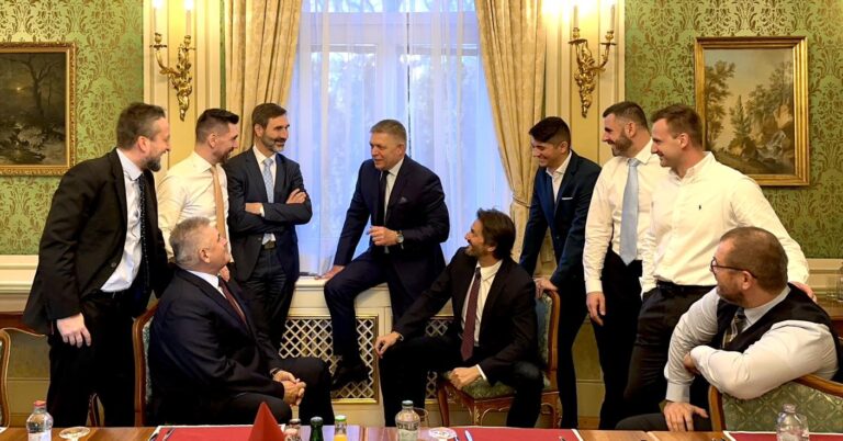 Predstavitelia strany Smer prerušujú komunikáciu s vybranými médiami