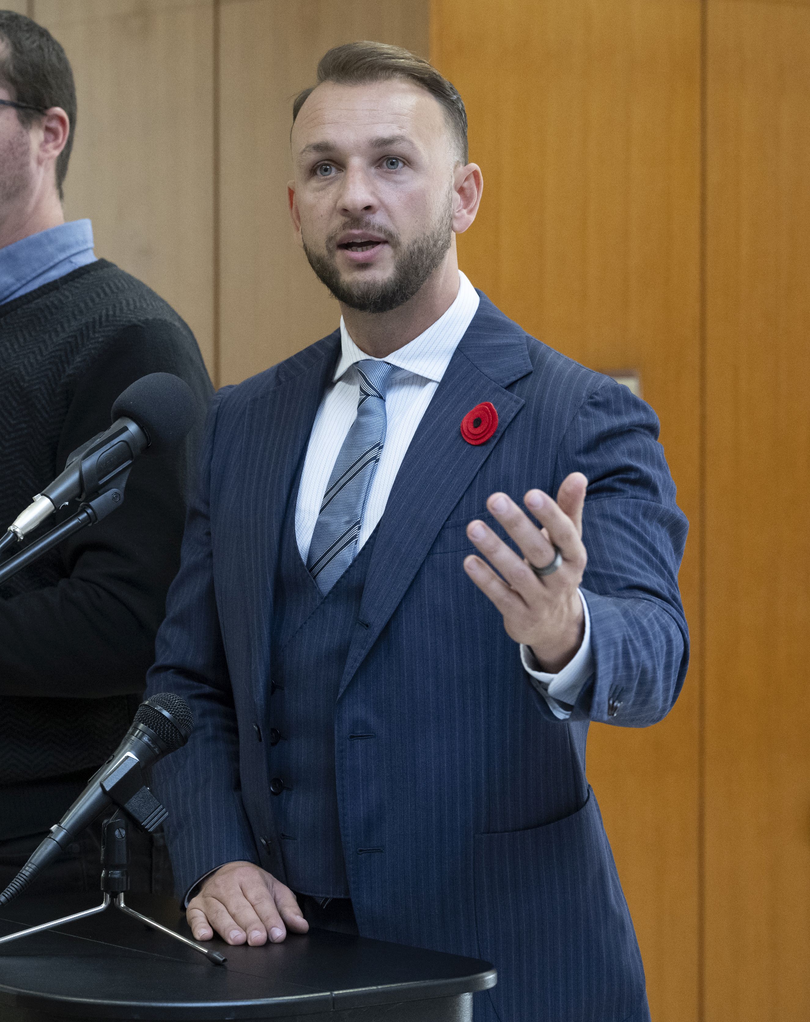 Matúš Šutaj Eštok: páchateľov pri atentáte na Fica mohlo byť viac