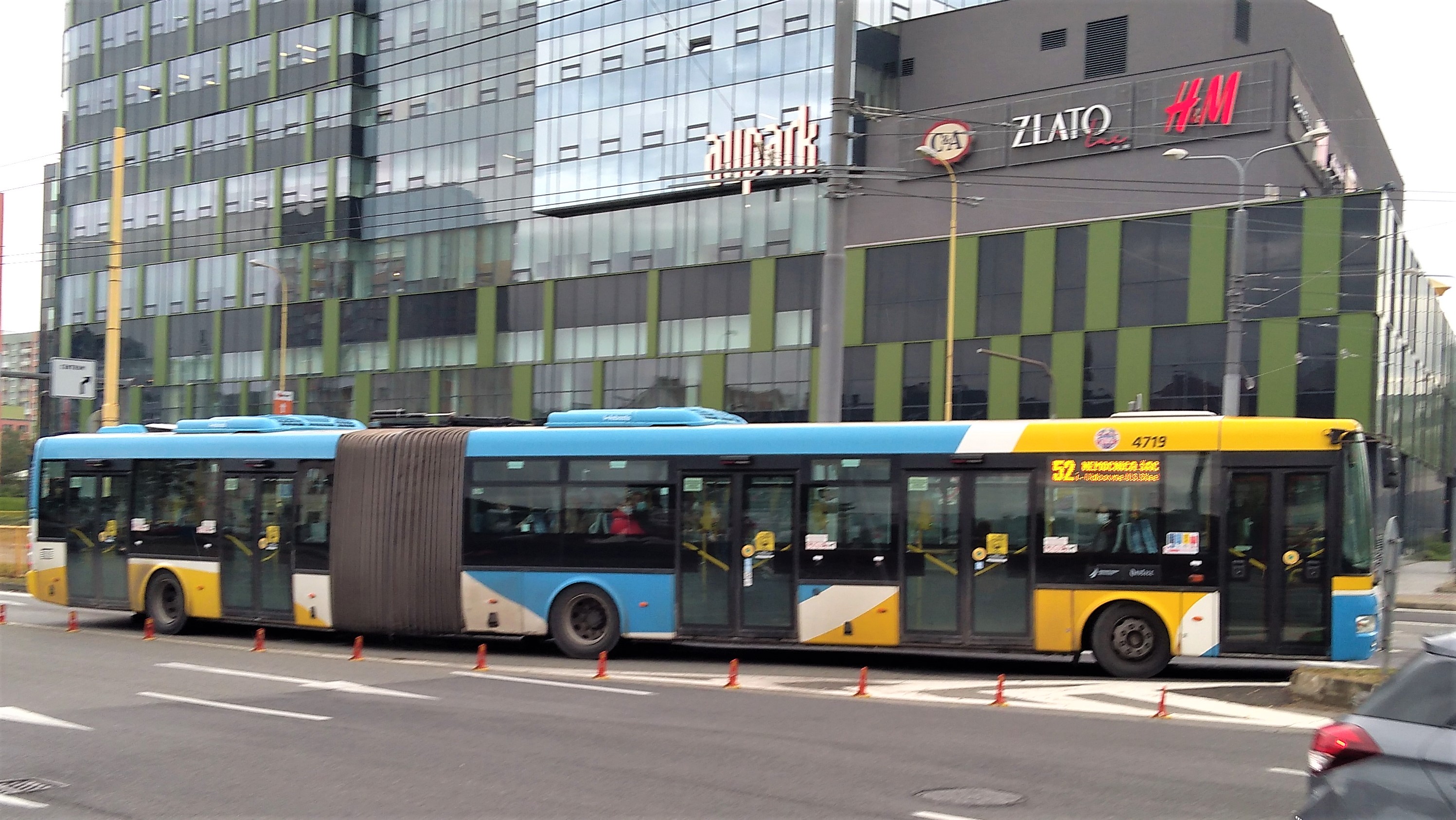 DPMK obmedzuje spoje. Nemá vodičov