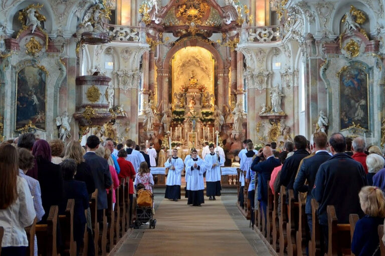 Tradičné kňazské bratstvo svätého Petra, ktoré slávi tridentskú omšu, dosiahlo rekordný počet členov