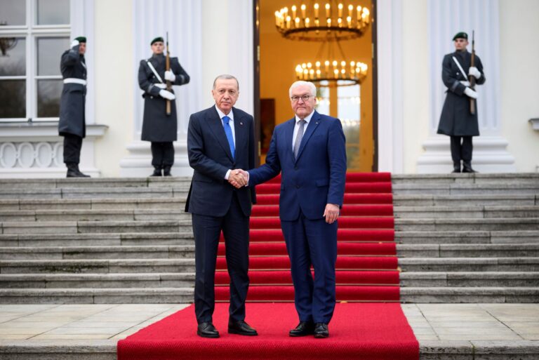 Steinmeier "objasňoval" Erdoganovi postoje k vojne Izraela s Hamasom