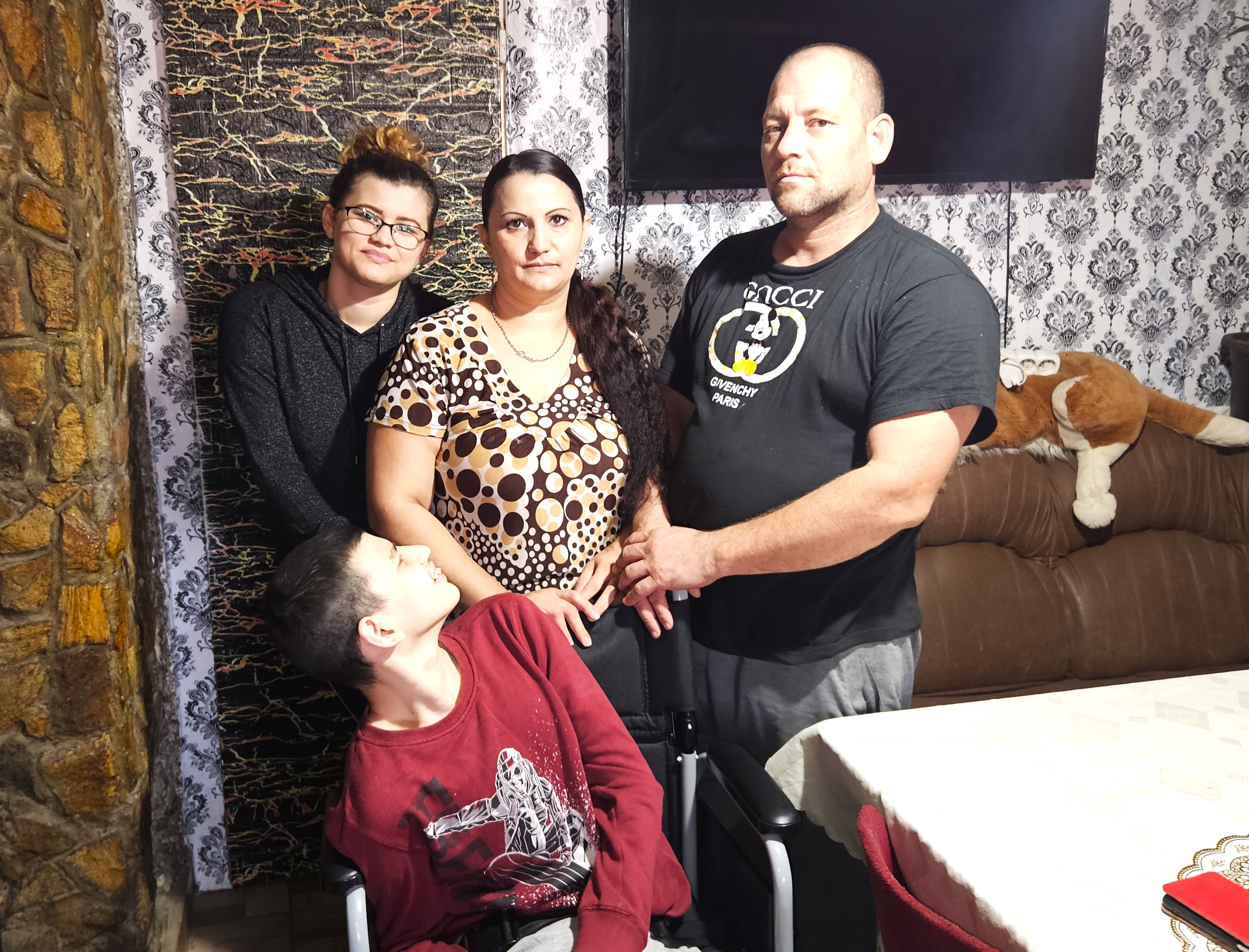 Ťažko skúšaná rodina rieši ďalší problém. Operáciu schválili, sanitku na prevoz nie