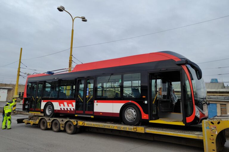 Do Prešova dorazil prvý parciálny trolejbus: Jeho vybavenie vám vyrazí dych