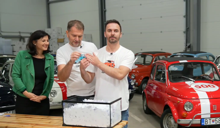 Matovič vyžreboval víťazov 79 fiatiek. Pri živom prenose nastali viaceré problémy