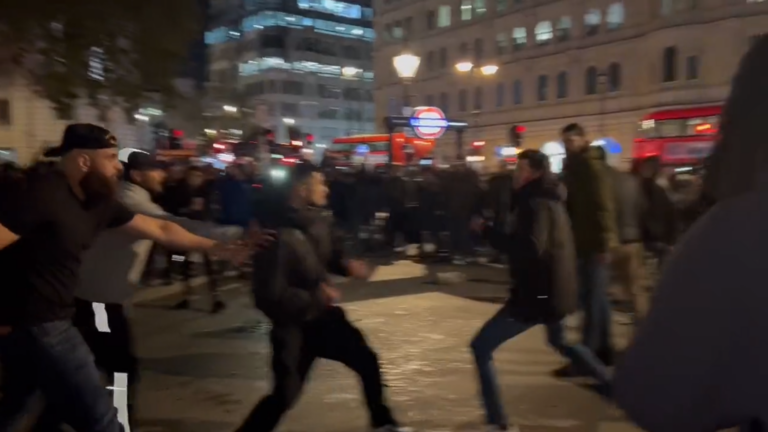 Bitky na propalestínskej demonštrácii priamo v centre Londýna
