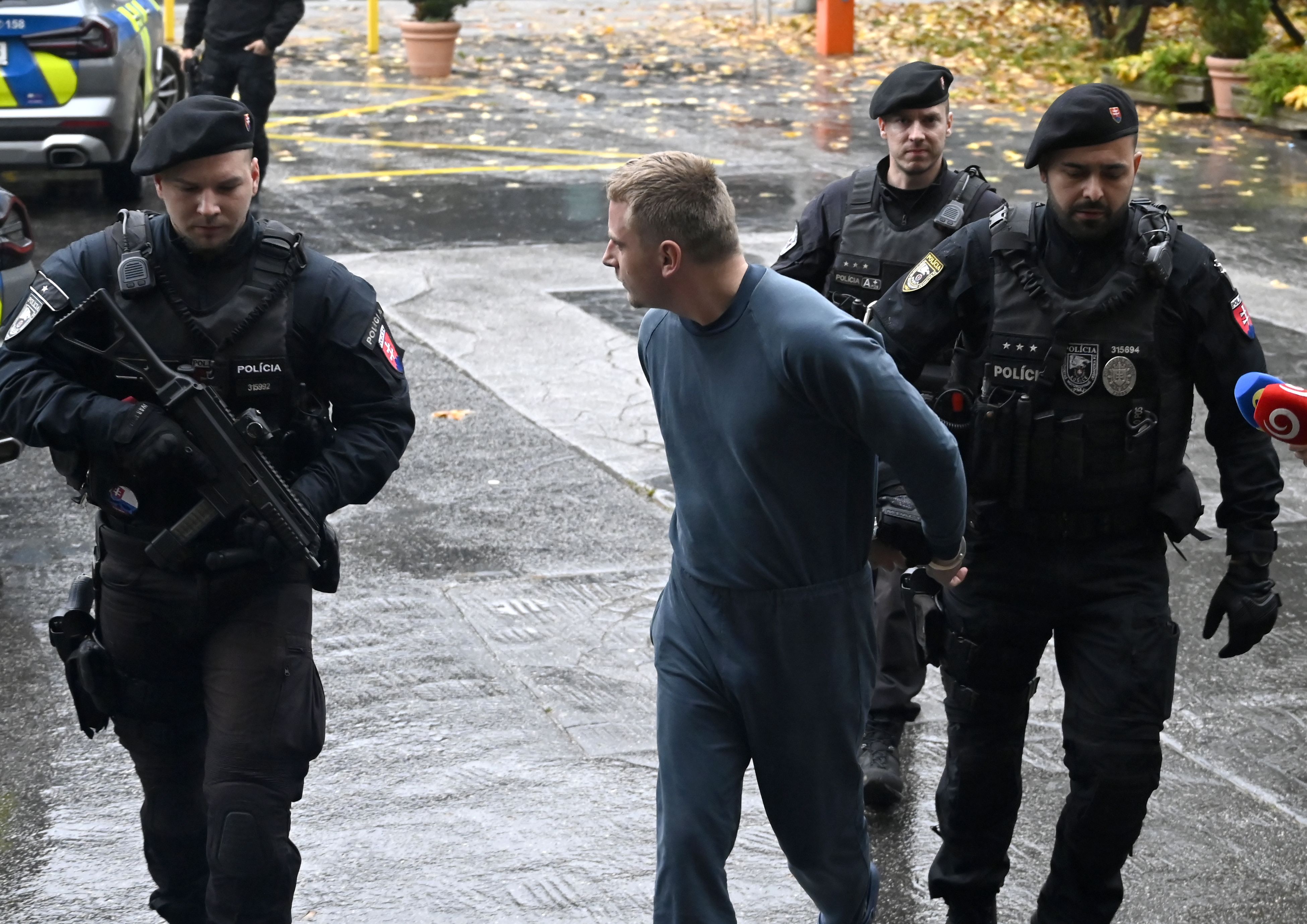 Osud útočníka z vlaku, ktorý napadol mladú študentku, je jasný. Z väzby poputuje priamo do liečebne