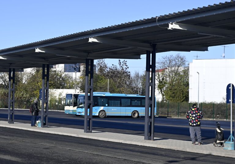 Doprava: Vo Veľkých Kapušanoch otvorili nový autobusový terminál