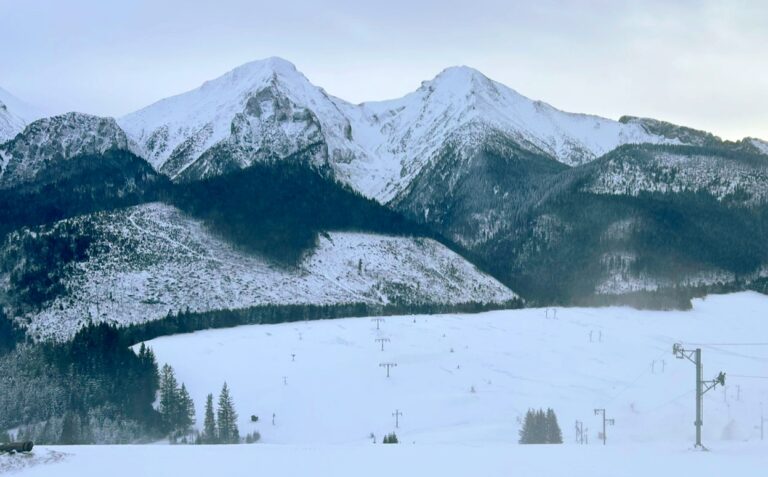 Lyžiarsku sezónu otvoria ako prví v Ždiari. Kedy sa tam bude možné lyžovať?