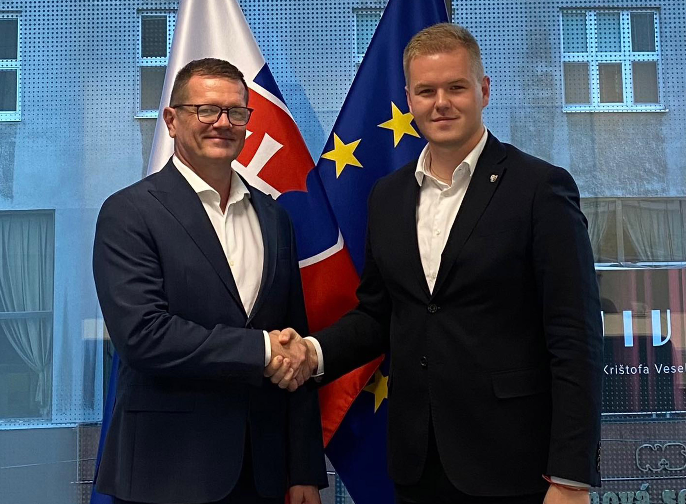 Náhradníci v akcii: Do parlamentu mieria starosta Drietomy aj podpredseda kraja