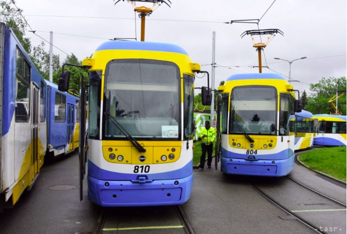 Električka má pred chodcami prednosť. Prečo ignorujeme električky v našom meste?