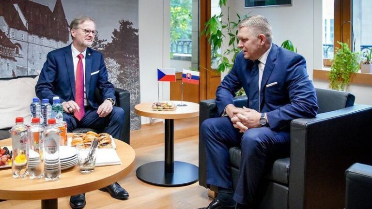 Český premiér Fiala prijme v piatok na návšteve Fica