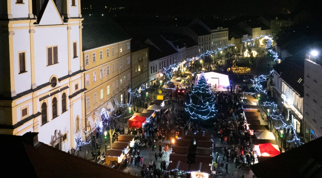 Čaro Vianoc pod hradom odštartuje už tento piatok vo veľkom štýle