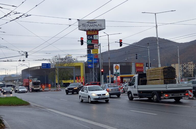 FOTO: Vodiči v Banskej Bystrici, pozor na kolóny! Opravujú frekventovanú križovatku 