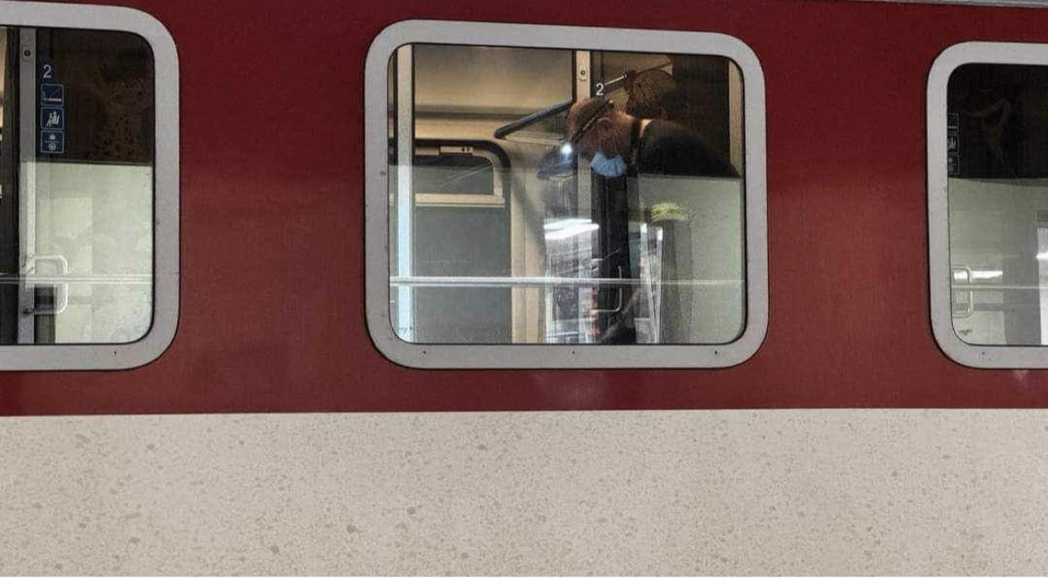 Polícia navrhla väzobné stíhanie pre útočníka z vlaku