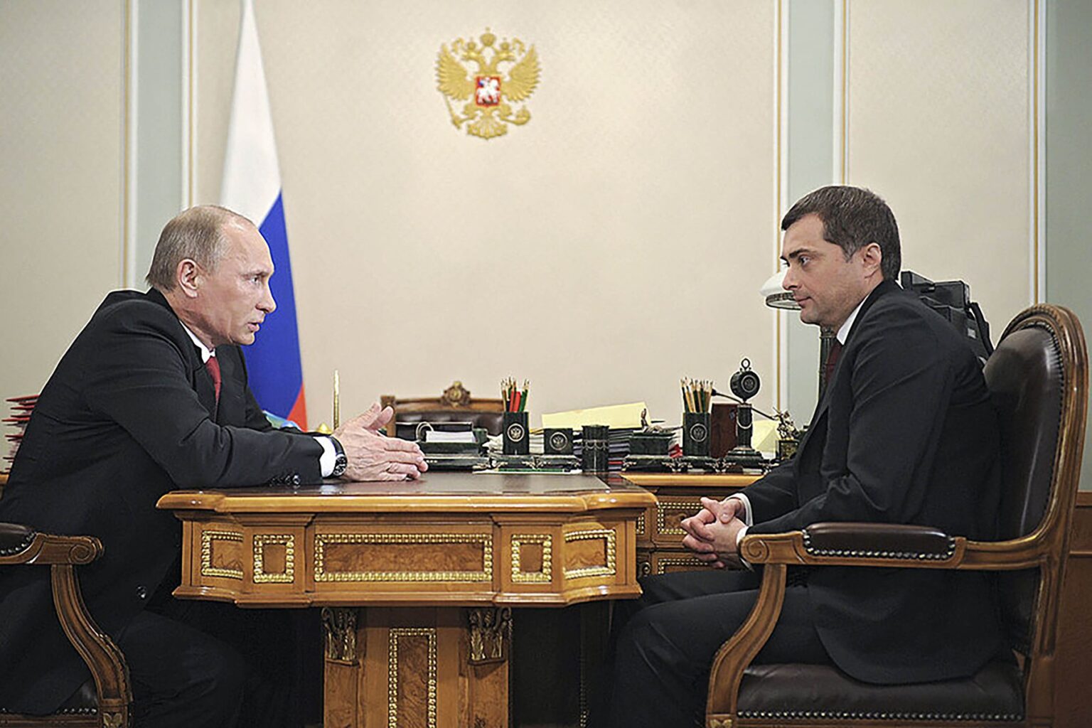 Vladimir Putin a Vladislav Surkov. Foto: Profimedia.sk