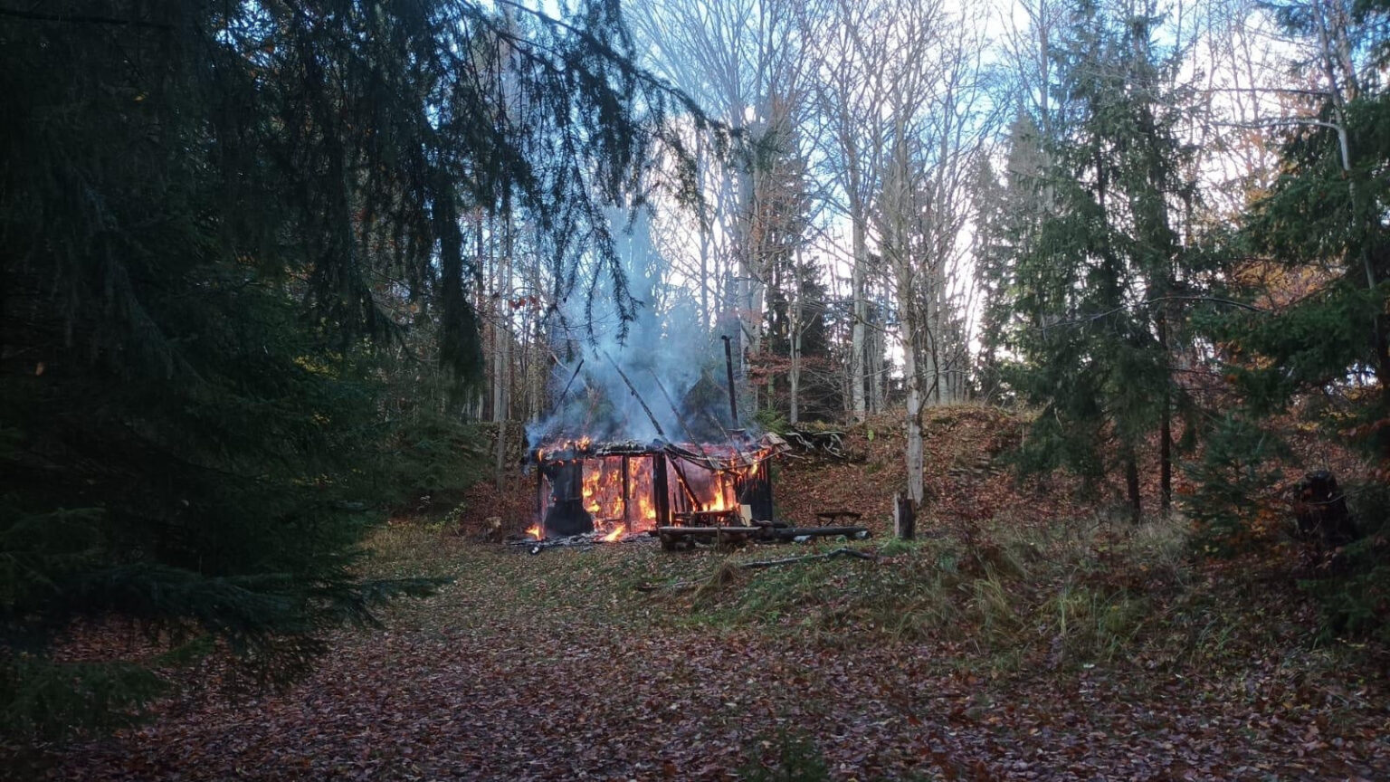 Salaš vyhorel do tla. Foto: Pavol Timko 