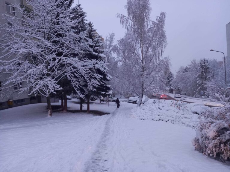 Banskobystrický kraj: Pripravte sa na snehovú nádielku. Môže napadnúť až do 20 centimetrov