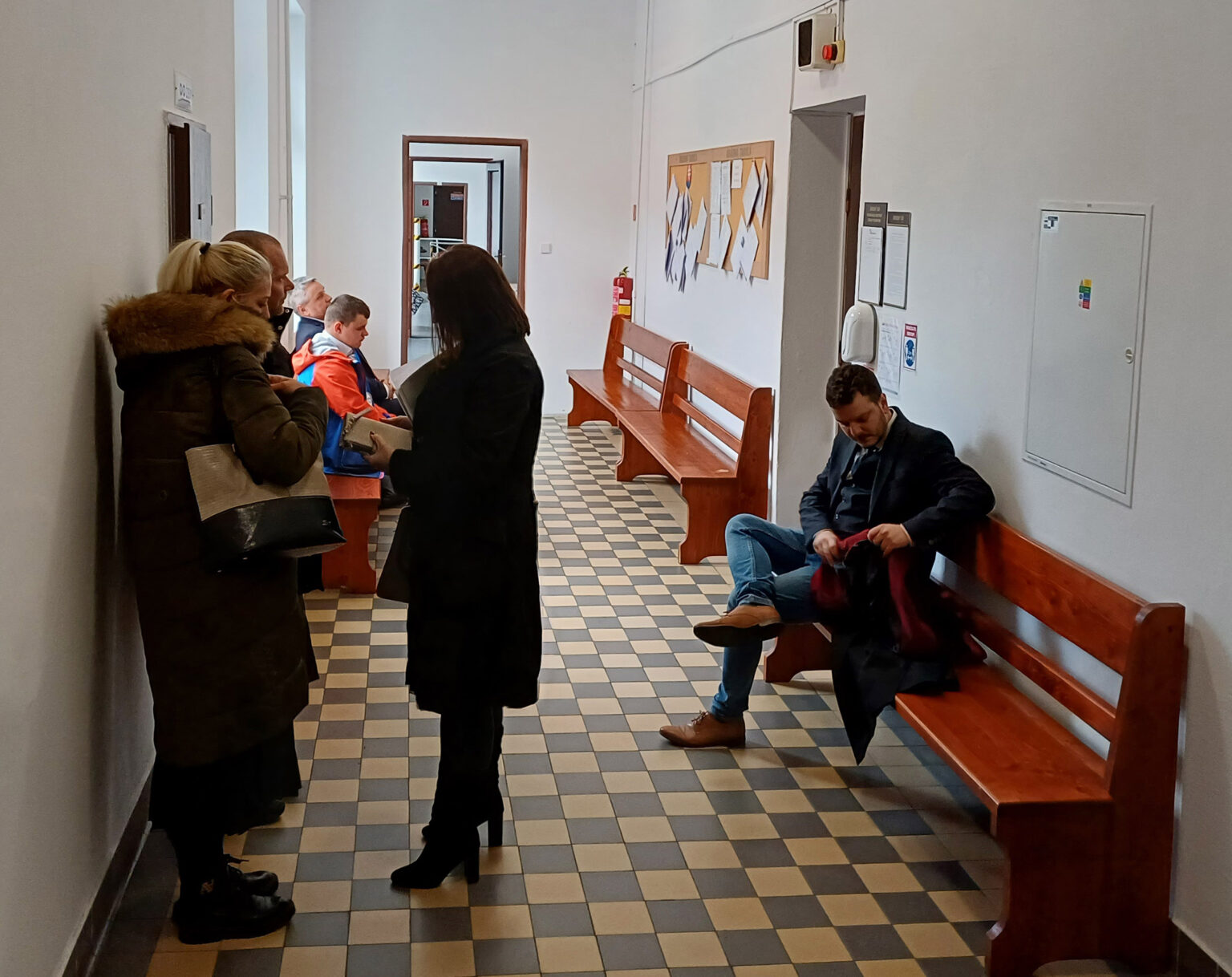 Archívna snímka: Na hlavné pojednávanie prišiel nielen obžalovaný Jakub, ale aj obaja rodičia nebohého Alexa. Foto: RV 