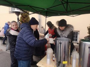 Pre nedočkavých: Na Starom pľaci budú vianočné trhy už túto sobotu. Zaspieva aj Braňo Mojsej