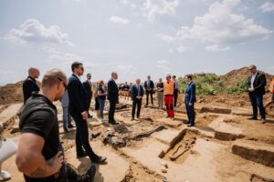 Zaujímavosti výstavby parku Valaliky: Orlia rodina, tisícky ton nelegálnych odpadkov, 350 nových objektov