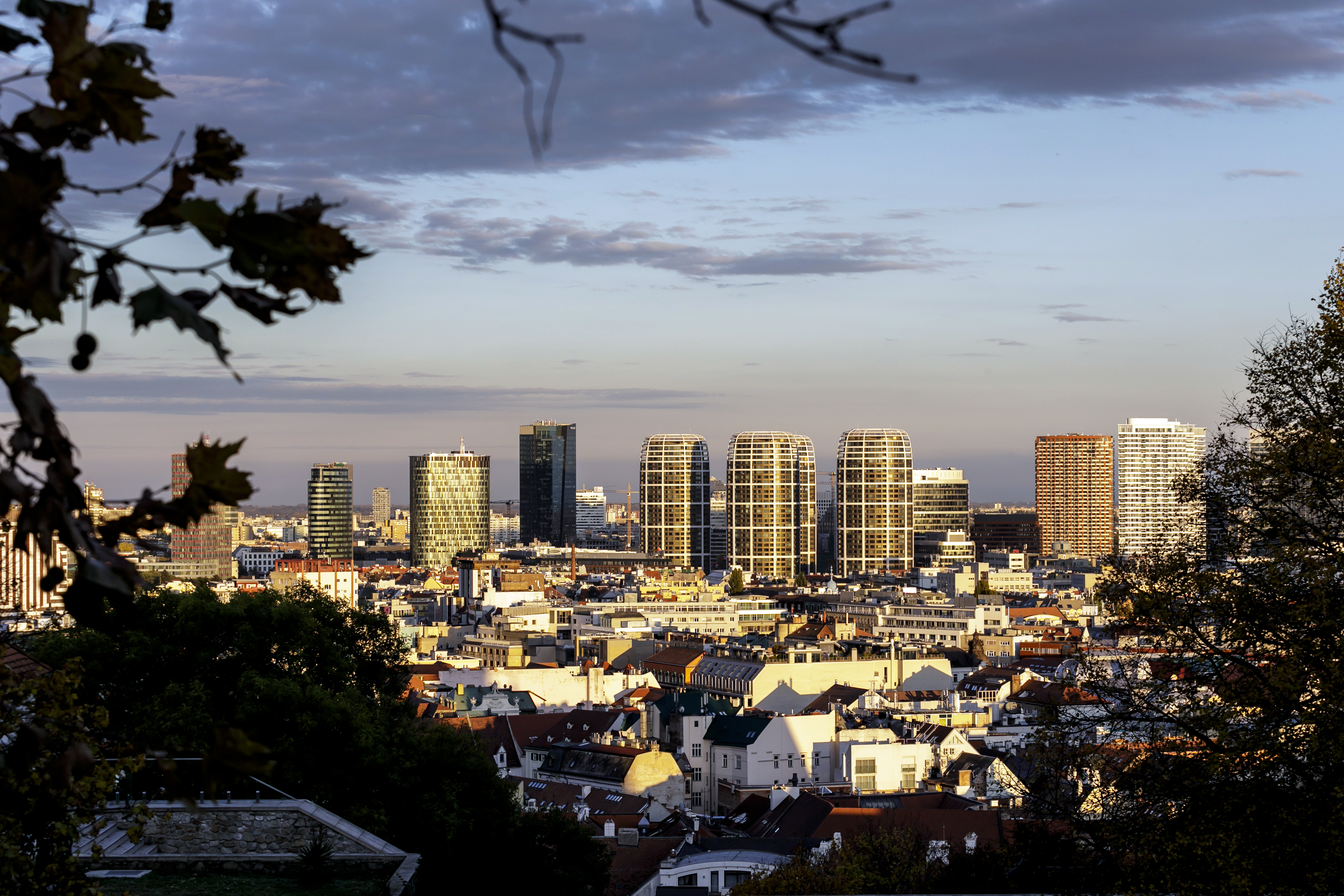 Bratislavčania si v novom roku priplatia. Poslanci schválili zvýšenie dane z nehnuteľností