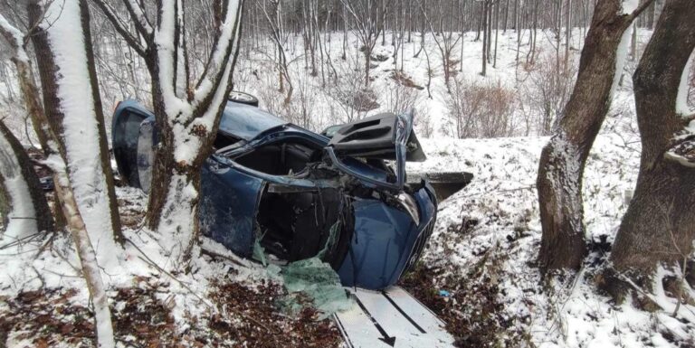 Vodiča previezla záchranka do žilinskej nemocnice. FOTO: polícia