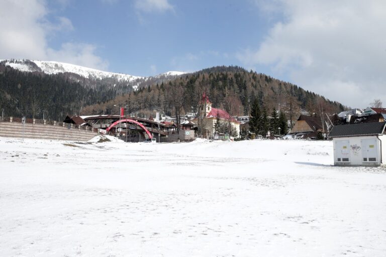 Horský priechod Donovaly: Pred vozidlá nad 10 metrov ho uzatvorili