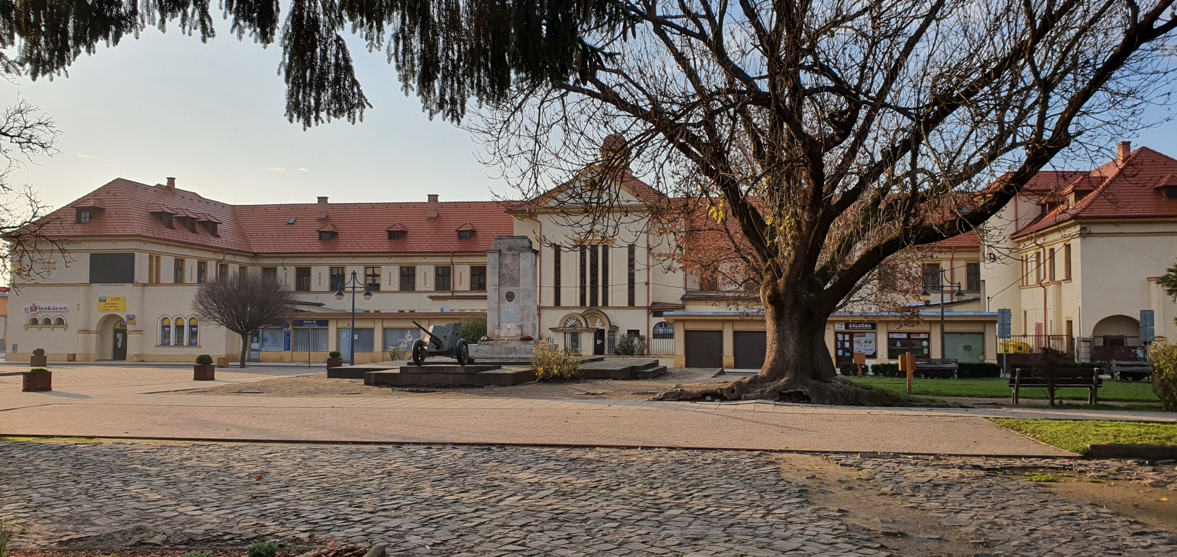 BBSK predáva budovu bývalého gymnázia na Hurbanovej ulici v Tornali