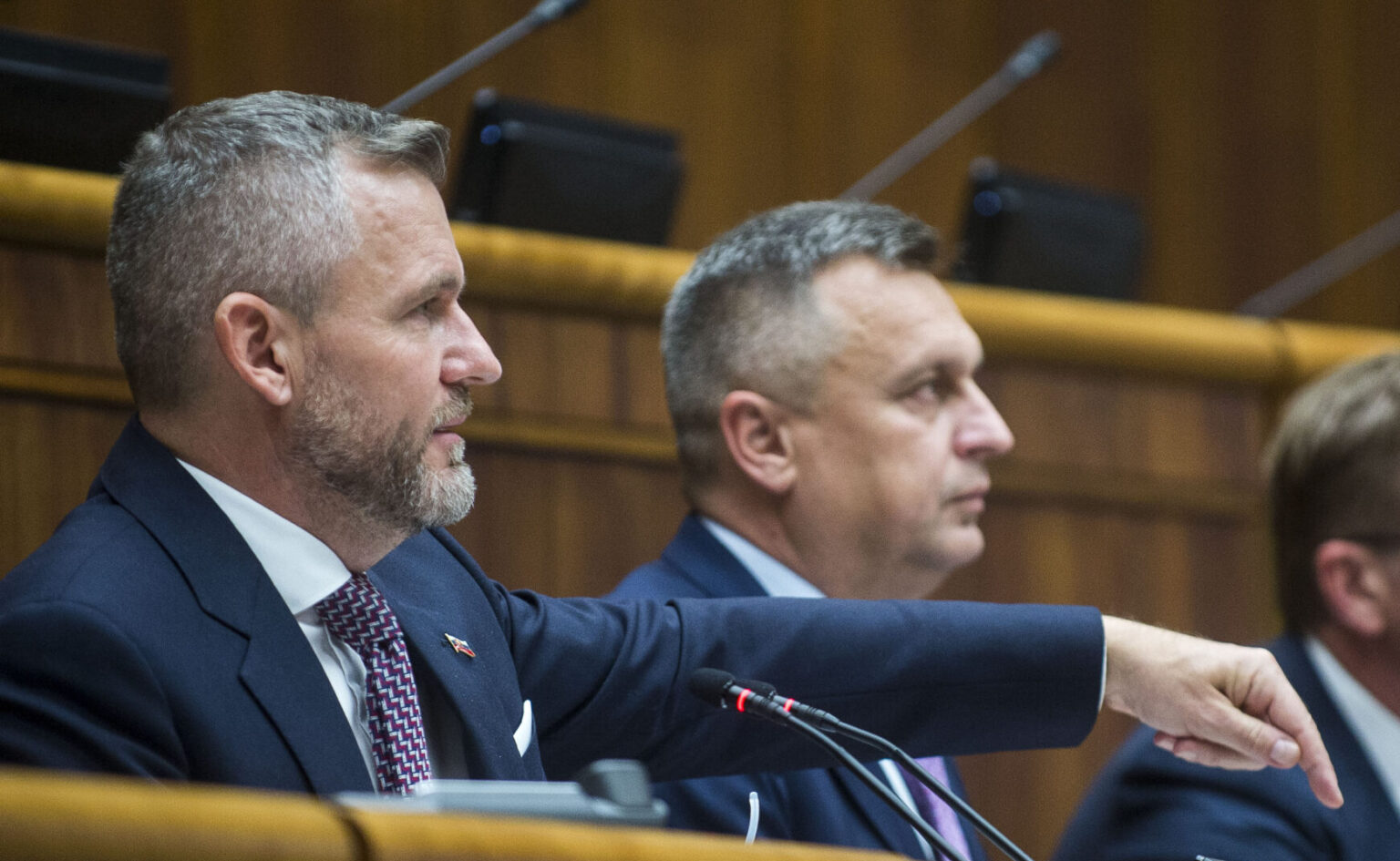 Peter Pellegrini a Andrej Danko. Foto: Jakub Kotian/TASR