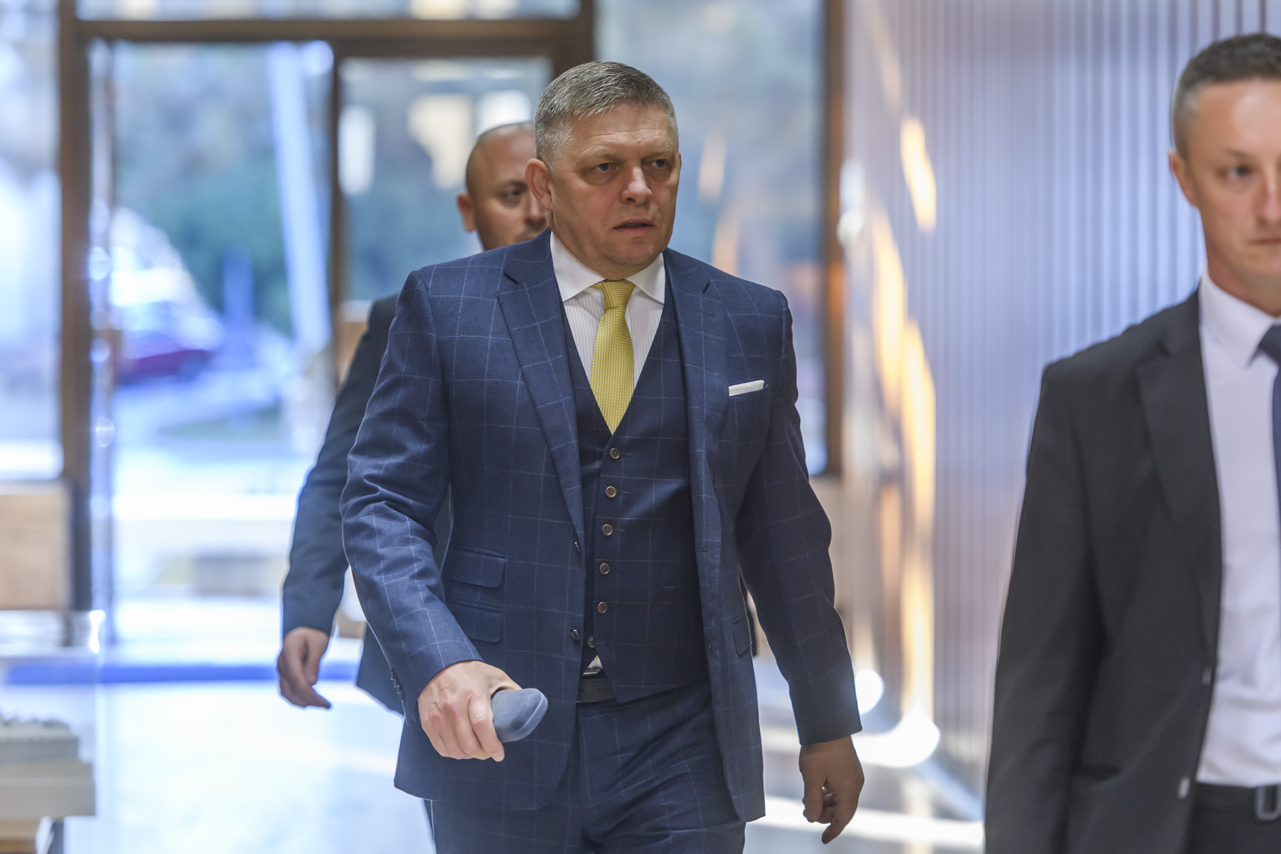 Žiadny slovenský vojak nepôjde na Ukrajinu, hovorí Fico. Opozícia vidí strašenie