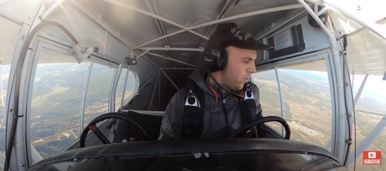 Americký youtuber bol odsúdený na šesť mesiac po tom, čo nafingoval haváriu svojho lietadla