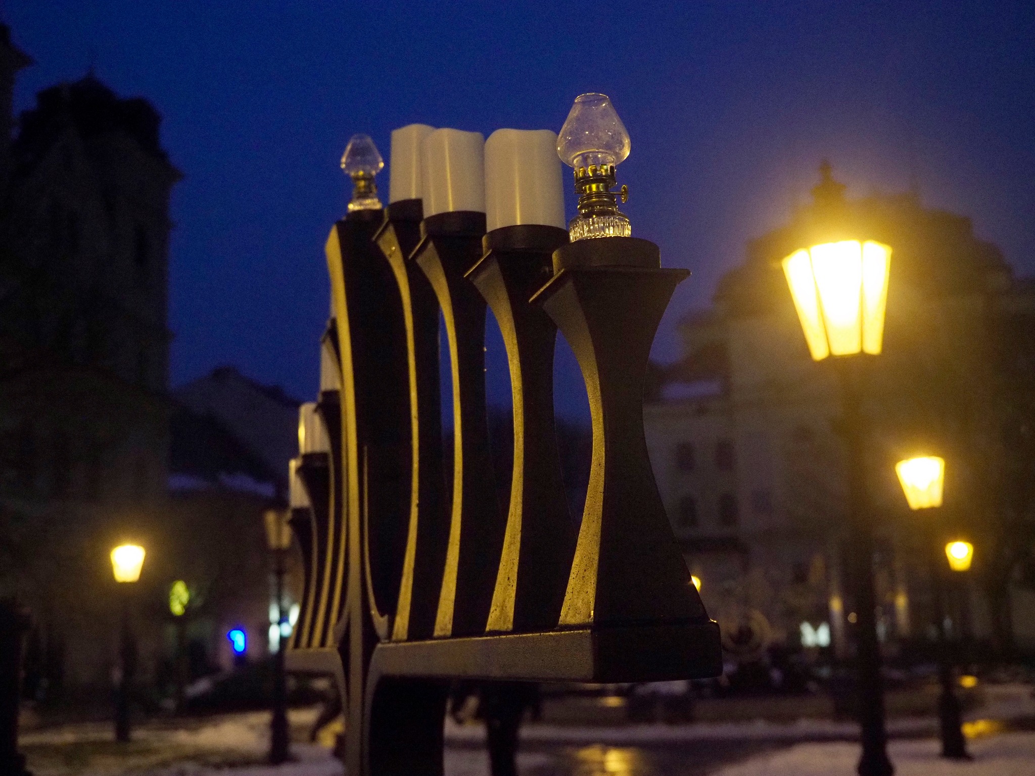 V centre Košíc pribudla novinka. Pozornosť ľudí púta deväťramenný svietnik