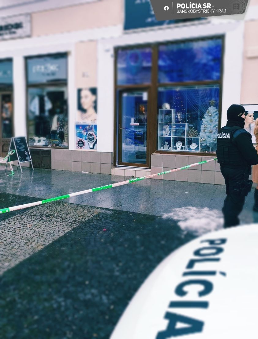 Na pravé poludnie ukradli zo zlatníctva v Rimavskej Sobote zlato za desaťtisíce eur
