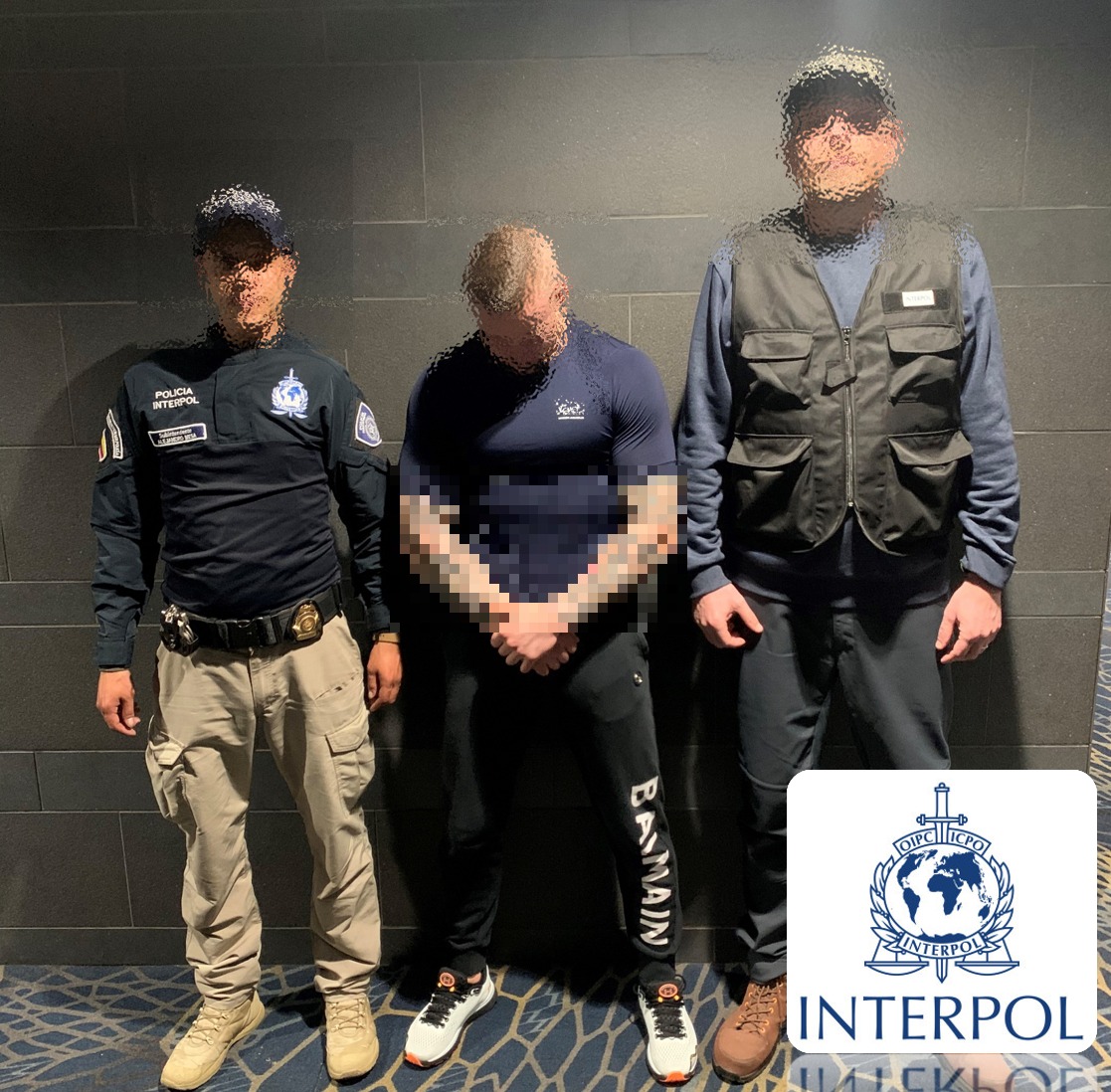 Michala eskortovali z Kolumbie pred trenčianskeho sudcu. Hrozí mu 20 rokov