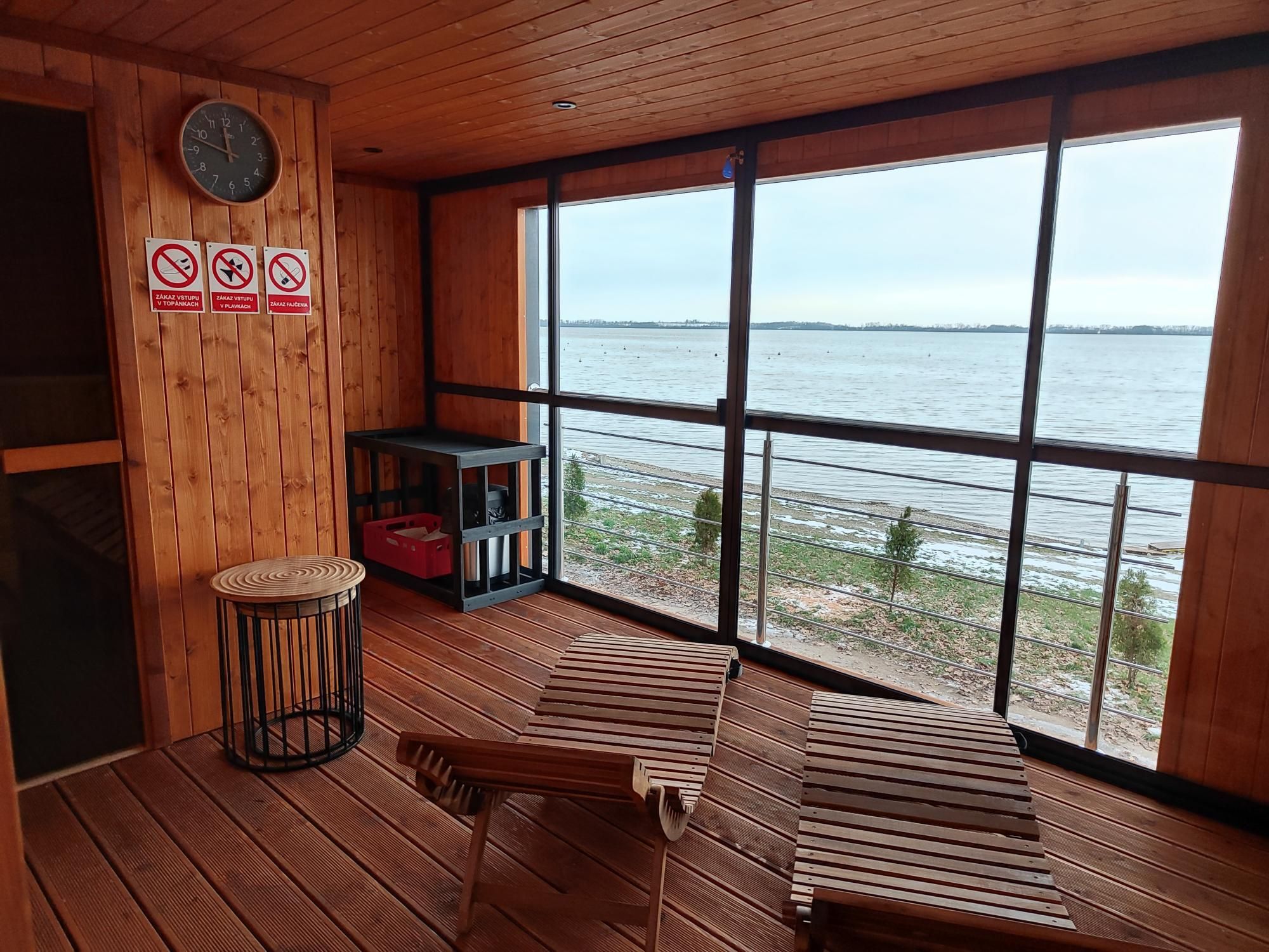 Prekvapenie pri Vinianskom jazere: Wellness pod hviezdami