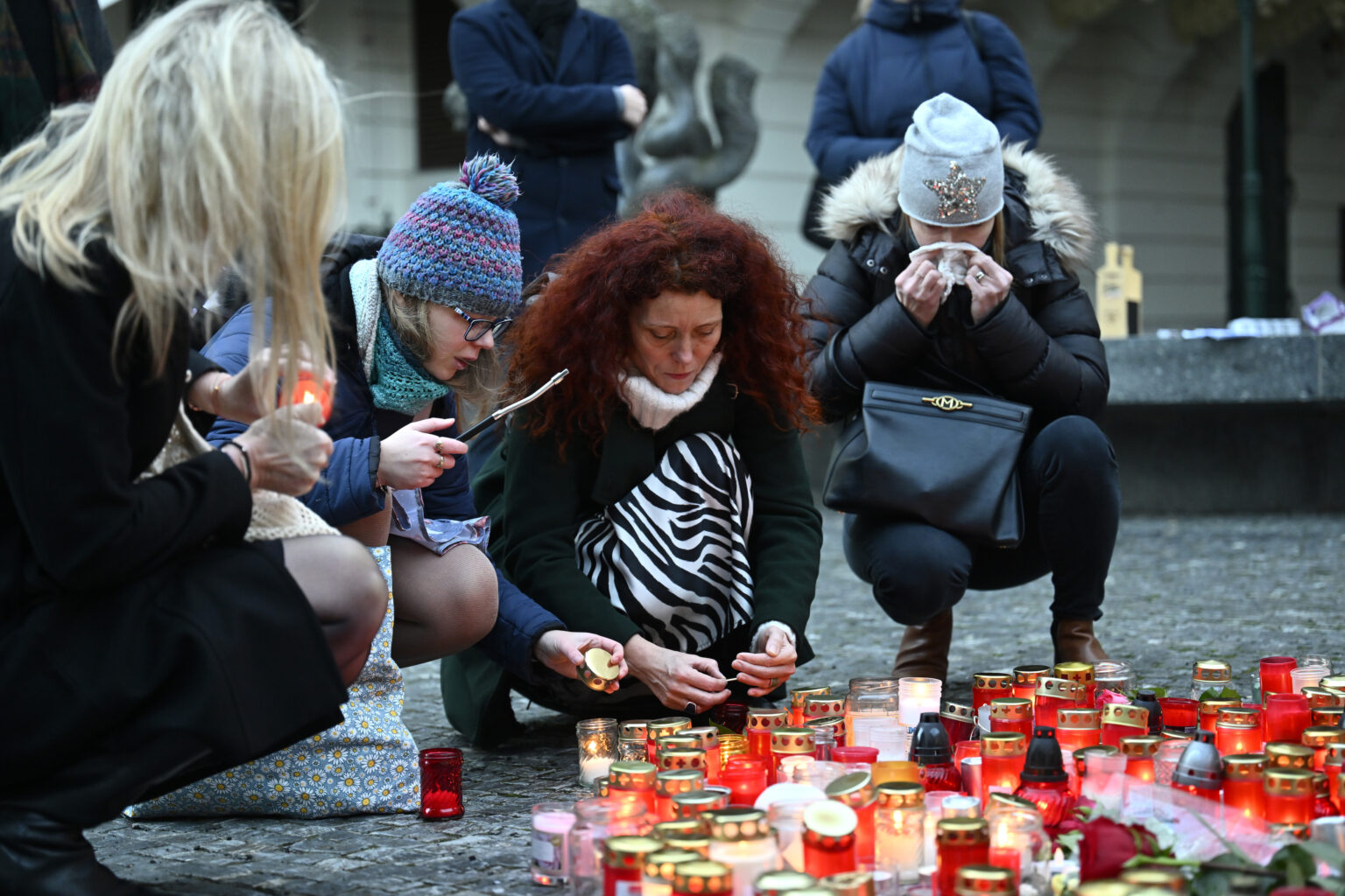 Tragédia v Prahe si vyžiadala desiatky obetí a zranených. Foto: TASR/AP