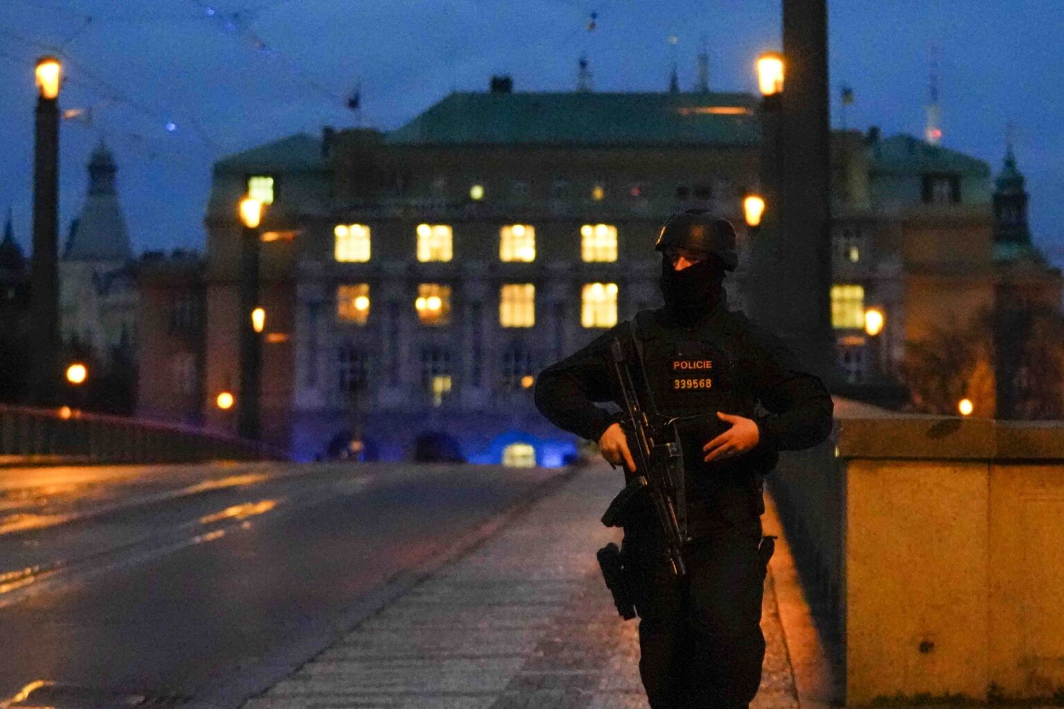 Streľba na Filozofickej fakulte Univerzity Karlovej v centre Prahy.
Foto: TASR/AP