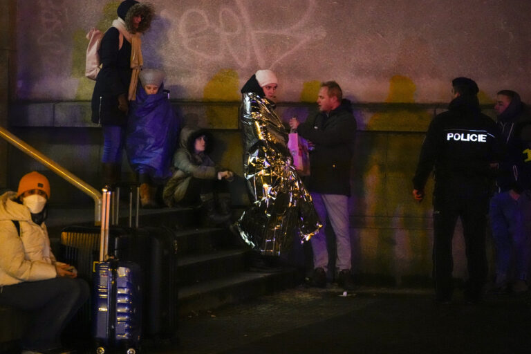 Česká polícia opísala priebeh zásahu pri streľbe, obetí je nakoniec 14