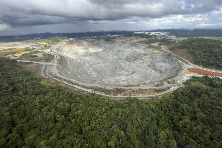 Panama odhalila veľkú prekážku prechodu na „zelené“ energie. Minerály do batérií treba najprv vyťažiť