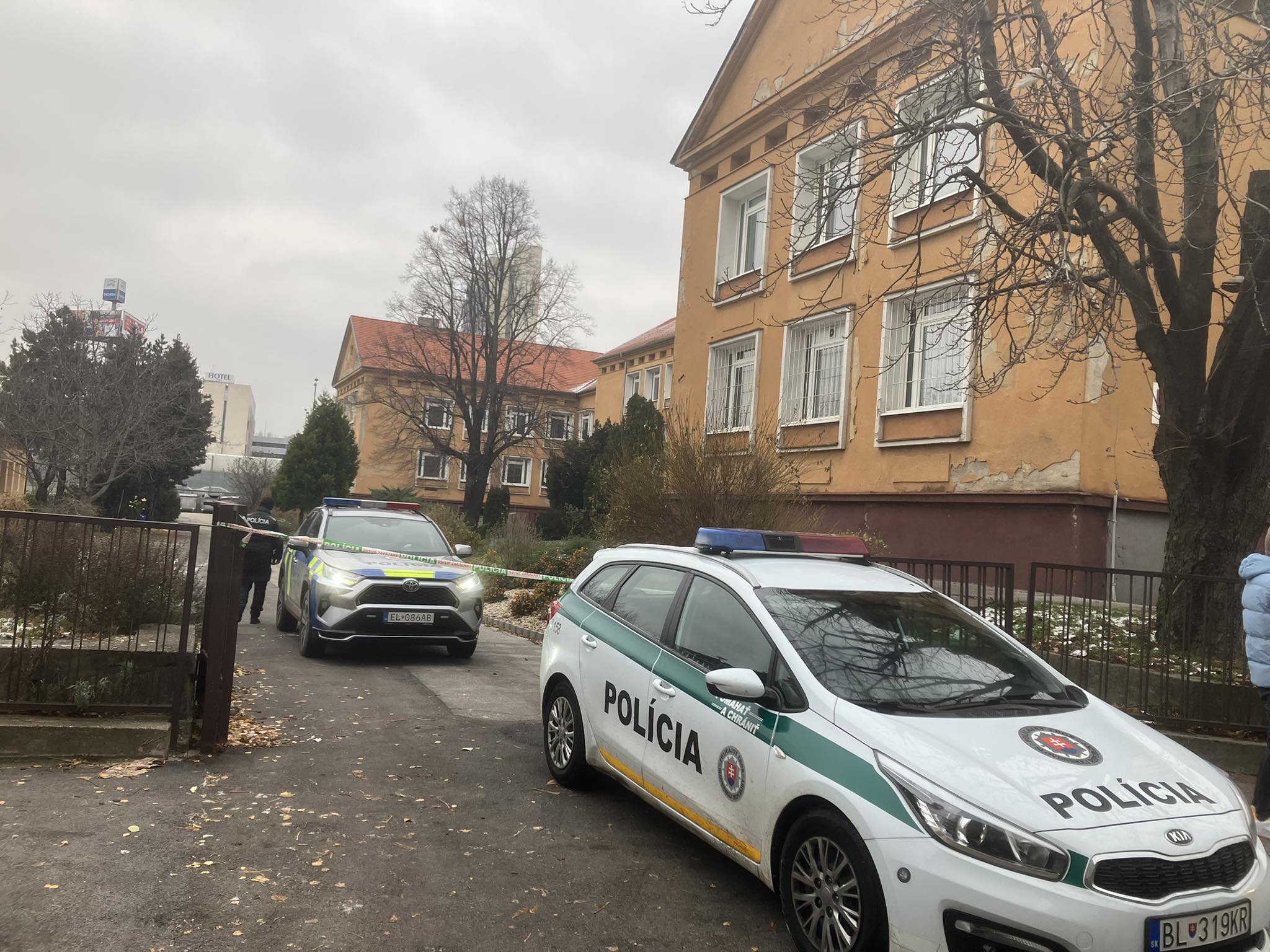 Z výhražného e-mailu, ktorý mal páchateľ poslať viacerým školám, behá mráz po chrbte