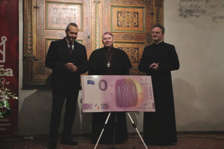 Predstavenie 0 Euro bankovky v Levoči. Foto: Levoča