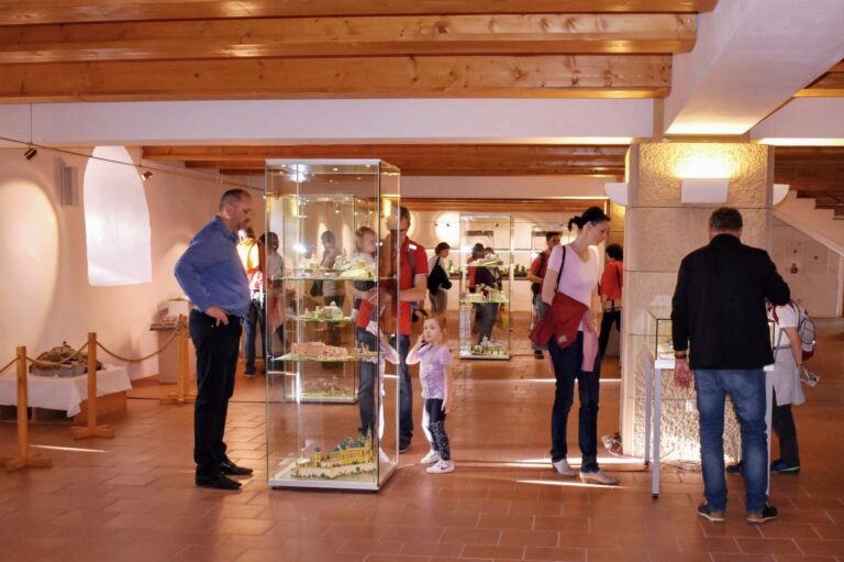 V Trenčíne vystavia diela najznámejšieho českého ilustrátora. Pozná ho takmer každý z vás