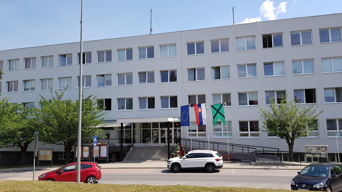 Hlavným kontrolórom mesta bude aj naďalej Miloš Krchňavý