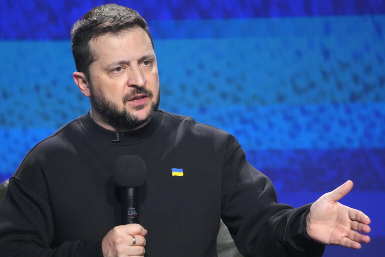 Putin uviedol, že na Ukrajine už nemá moc prezident, ale šéf parlamentu. Zelenskyj reaguje